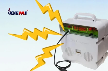 Why does the electric fence crackle?