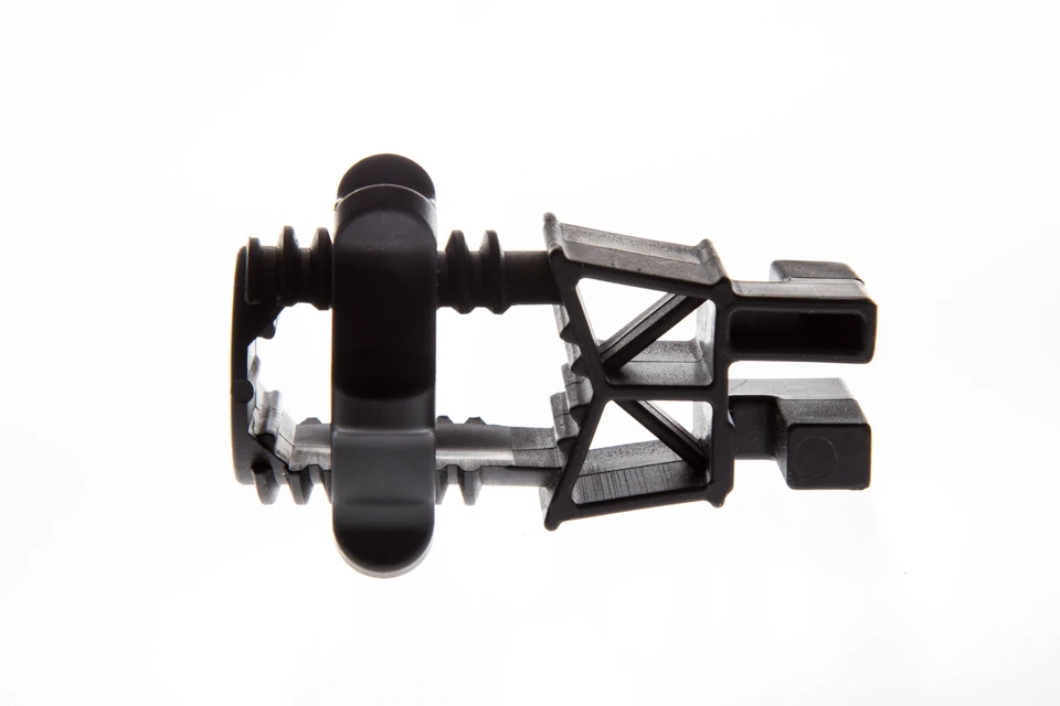 Insulators for metal posts x100 for electric fence
